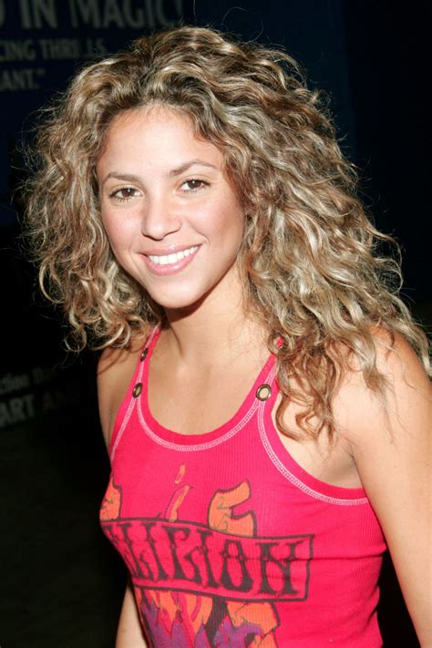 shakira old pictures